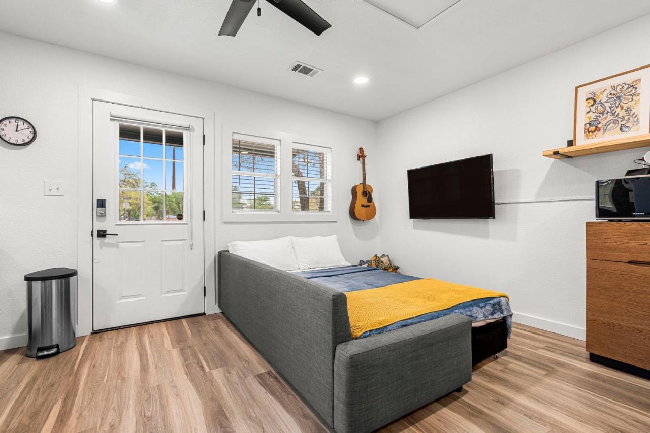New! The Yellow Door- Downtown Wimberley W/ River Access ภายนอก รูปภาพ